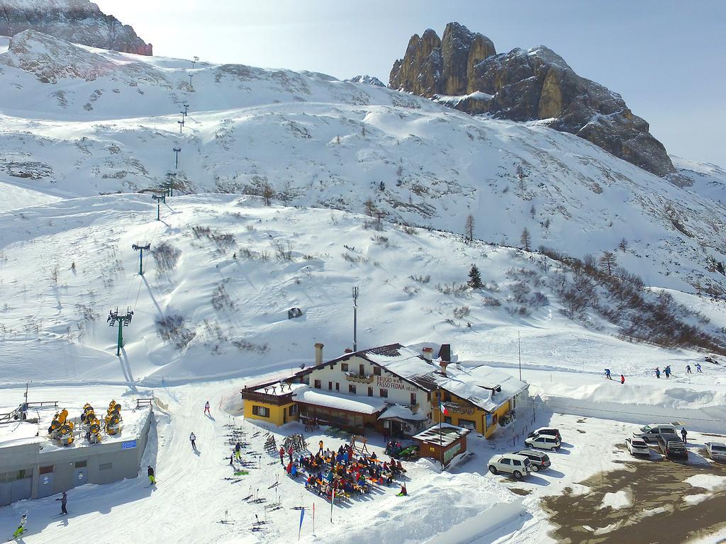Готель Rifugio Fedaia Мальга-Чапела Екстер'єр фото